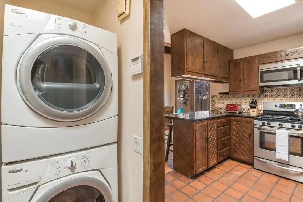 2 Bedroom - 10 Min. Walk to Plaza - Alegre