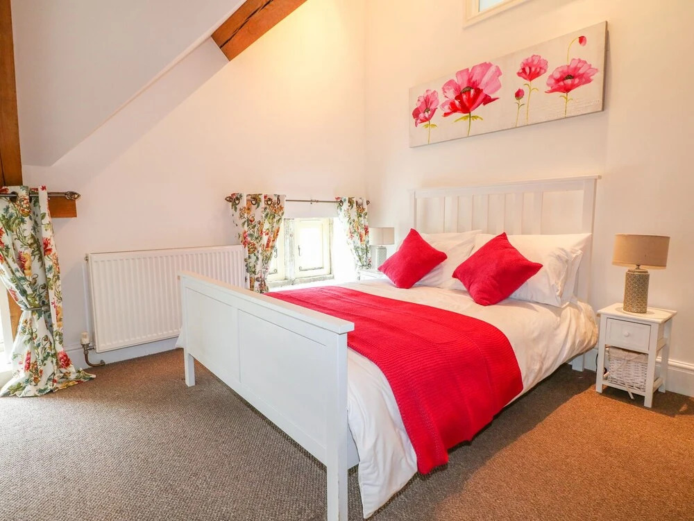 Woodthorpe Cruck Cottage