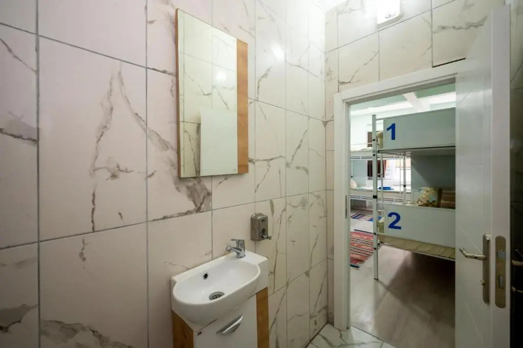 XALİLA HOSTEL & CAFE LADİES ROOM