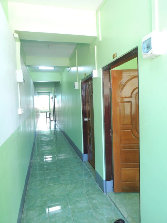 Nay Chi Linn Hotel