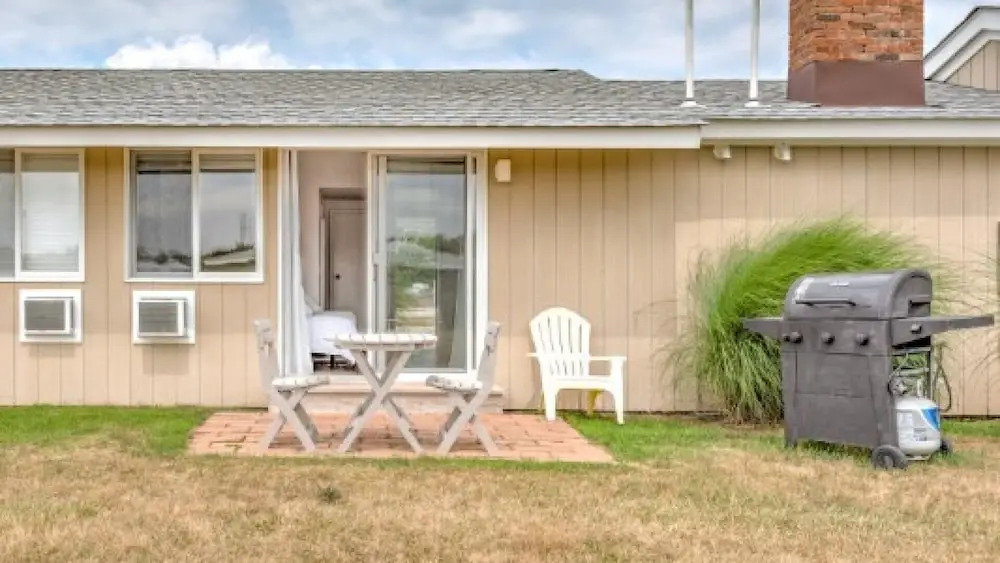 Unit 5 Dbl Queen - Bungalows at Common Ground