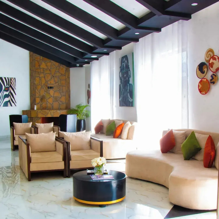 Avian Court Hotel