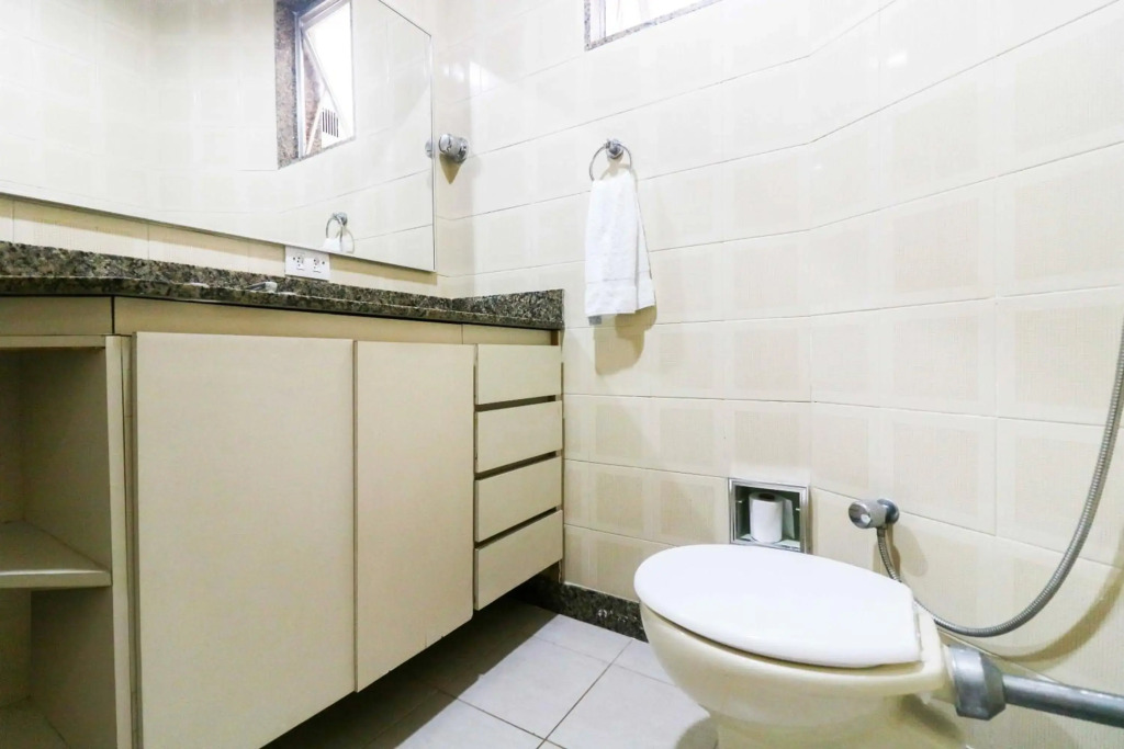 Enorme Apartamento na Av Atlântica