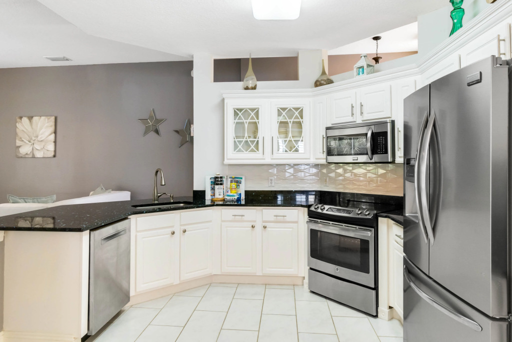 CP469D 4 beds pool and spa home with game room