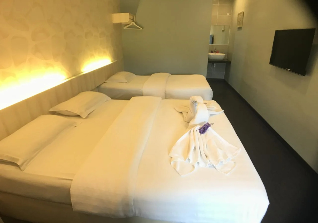 V3 Hotel Taman Gaya