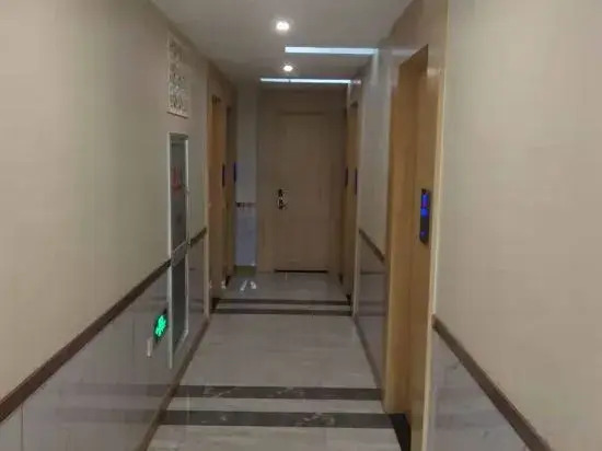 F1 Business Hotel (Shanghai Xinhua Hospital)