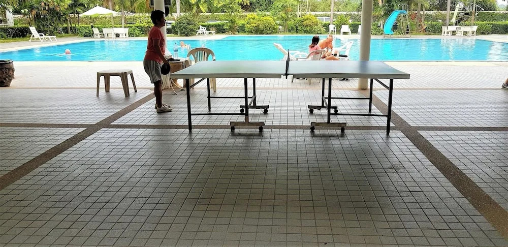 Spacious Corner 1-bedroom Condo With 2 Balconies - Baan Suan Lalana