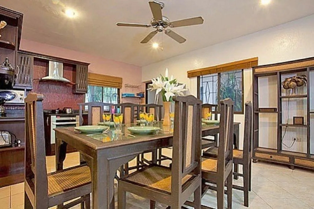 Baan Kanittha - 5 Bedrooms Pool Villa