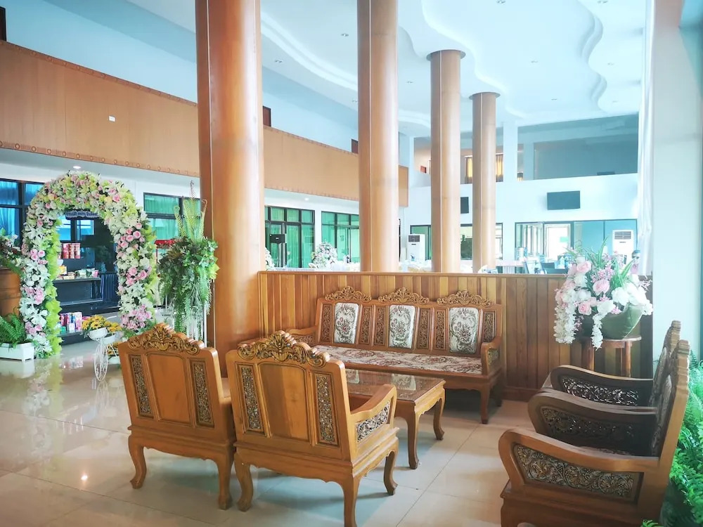 Aromdee Resort