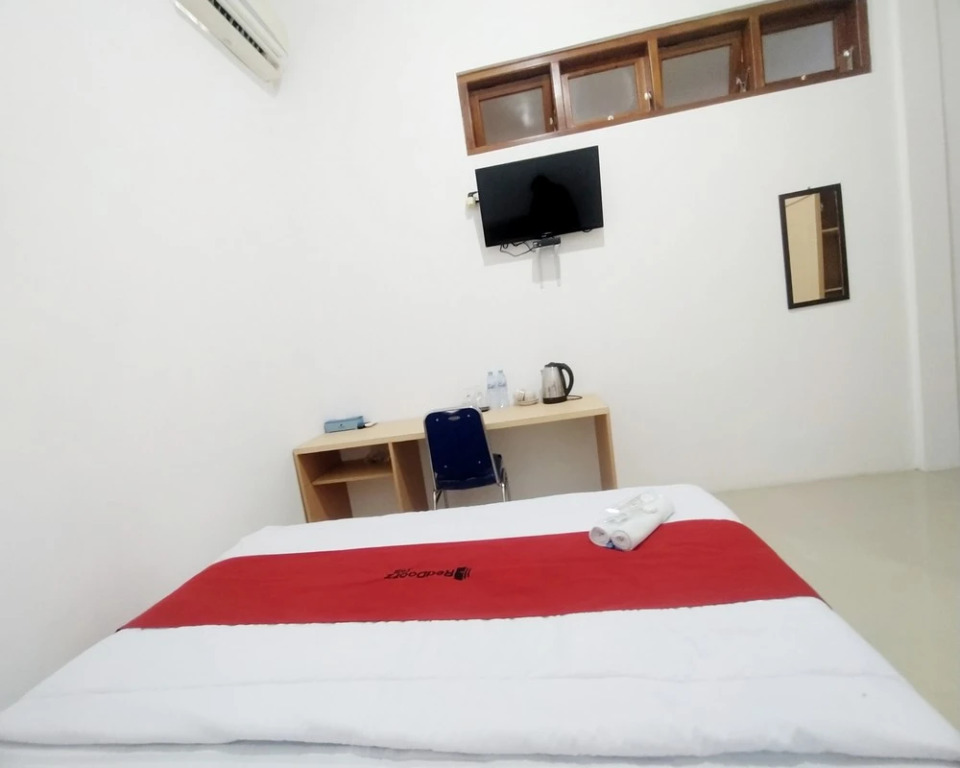 RedDoorz Syariah near Alun Alun Temanggung