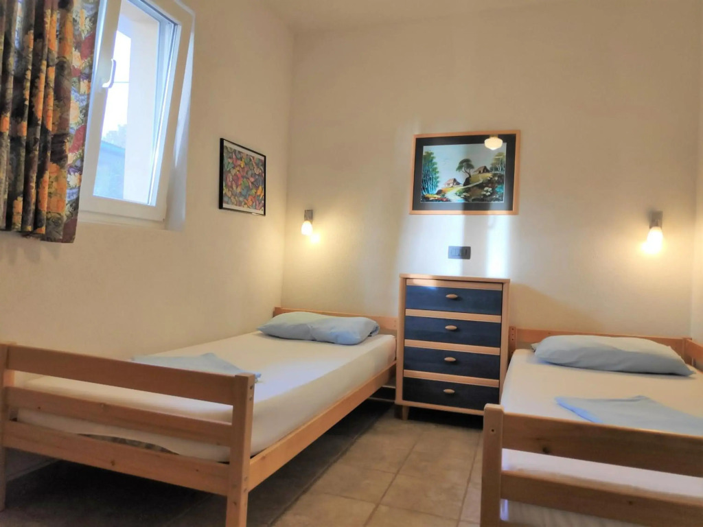 Villa Punta Blava, very quiet, amazing mix of mountain and sea air, ideal for health recovery, beach front, floor heating, internet
