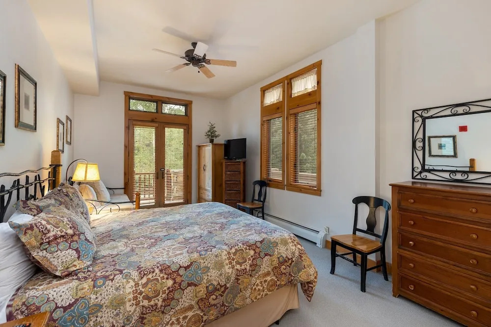 3059 The Timbers 2 Bedroom Condo by RedAwning