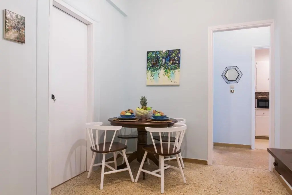 Syntagma private sweet safe double rooms with shared bathroom