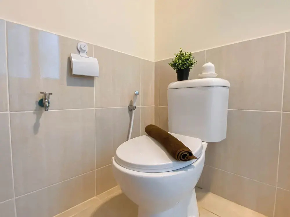 Relaxing Studio Room At Meikarta Apartment