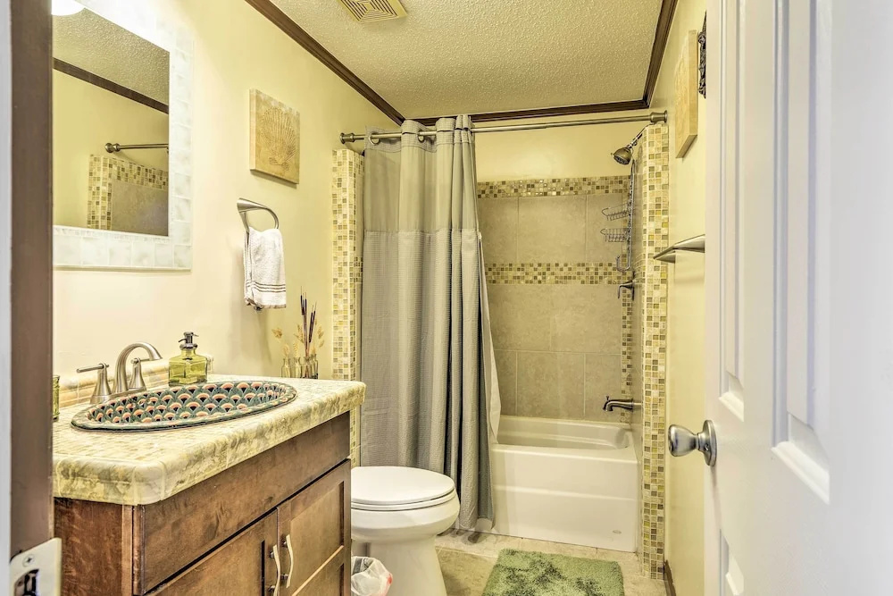 Surfside Beach Home w/ Resort Perks: Walk to Beach