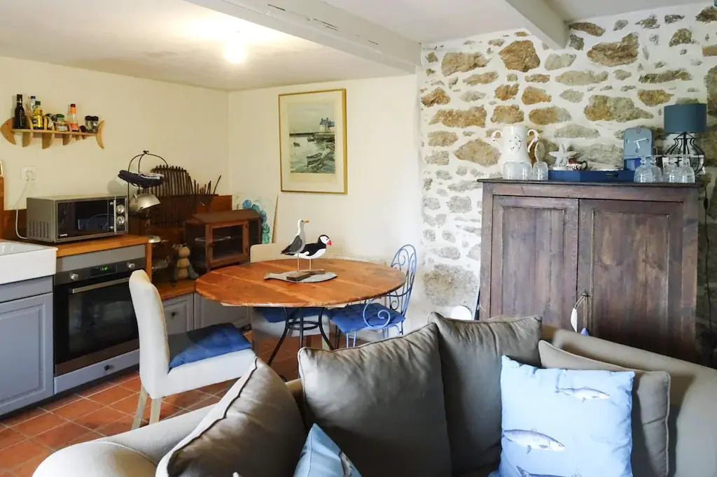 Charming Holiday Home Near the Beach, Locquemeau