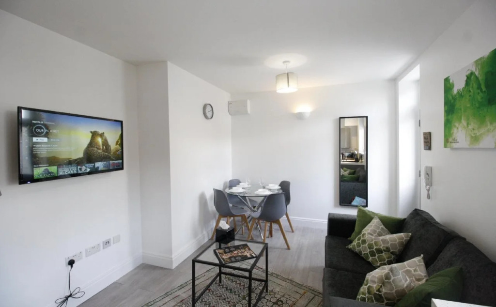 Willow Serviced Apartments The Walk 2