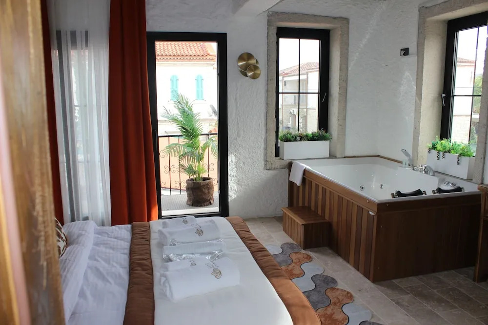 Aura Village Alaçatı