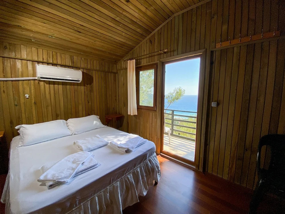Tree Houses Hotel