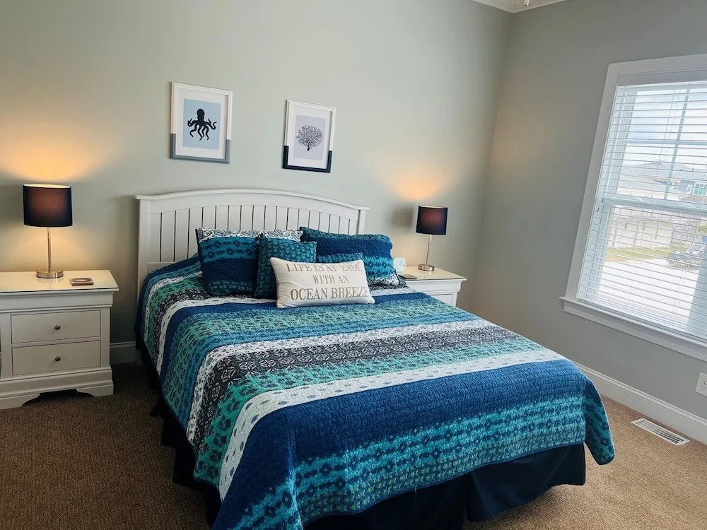 287 Obw 6 Bedroom Home by RedAwning