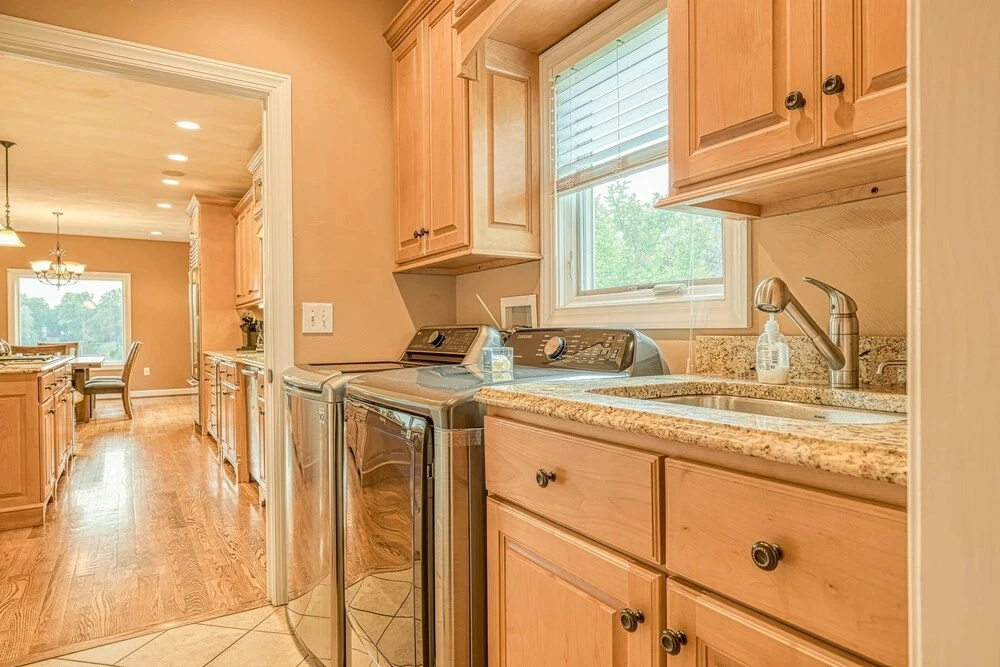 Paradise at Sunset Cove - Lakefront Getaway With Private Dock, Office, Firepit, Deck, & Pool Table
