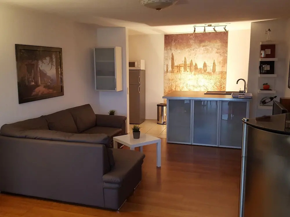 Mediterranean-style Flat With Wood Stove, Terrace and a Terrific View of the Edersee dam