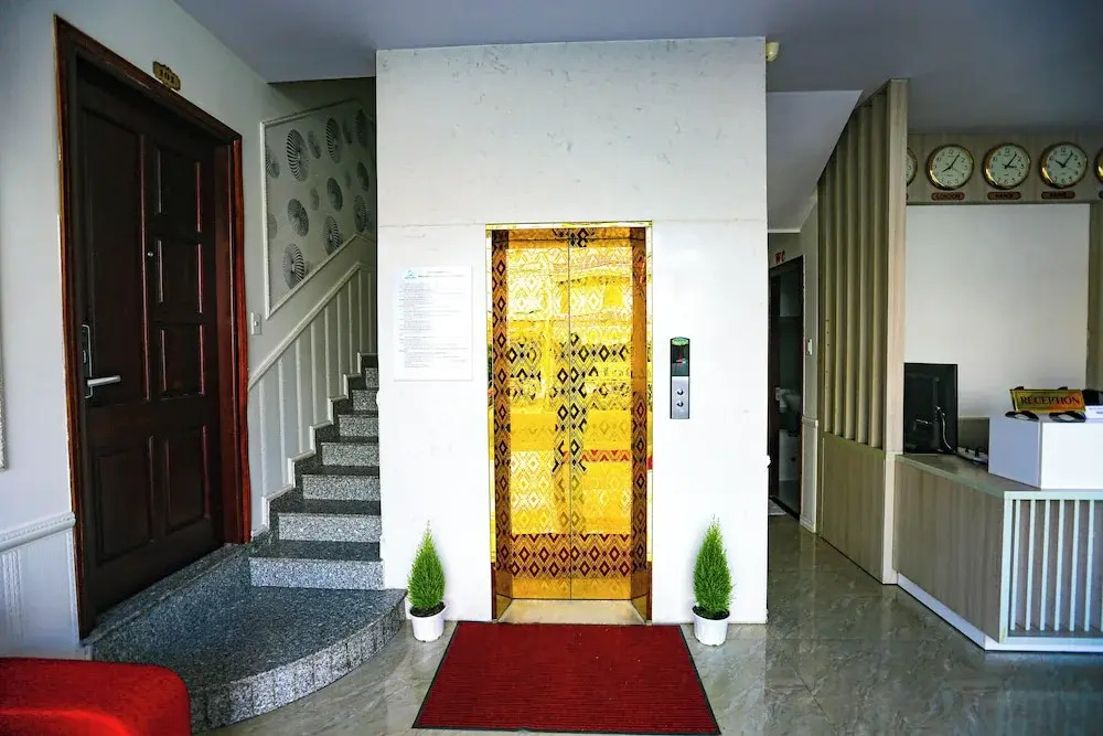 TTR Vincent Hotel