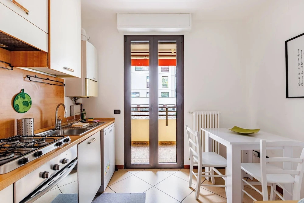 Central Apartment Caniggia 2 With Terrace in Como