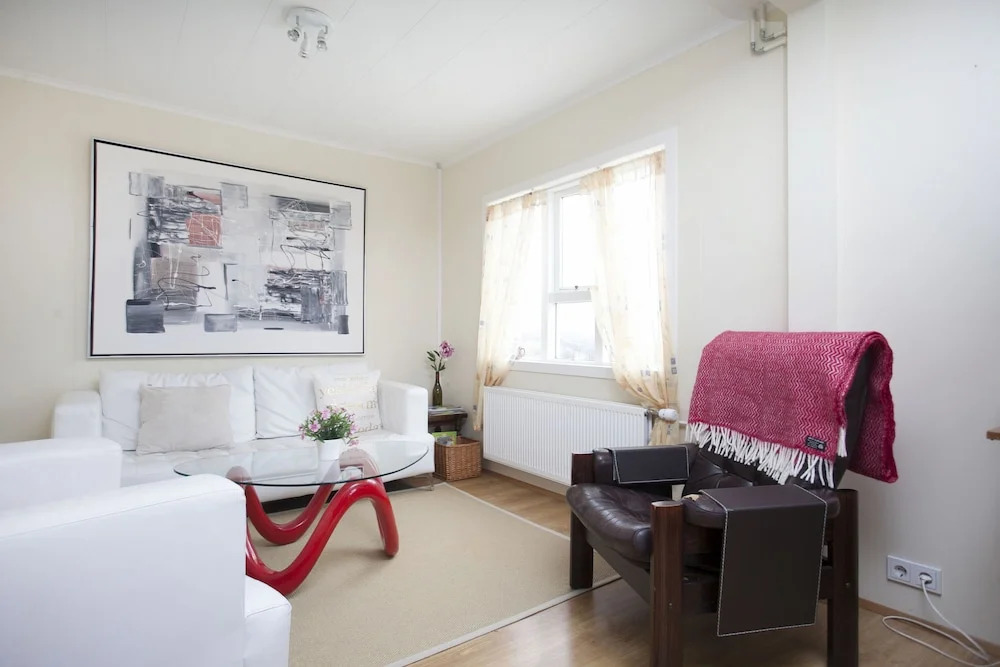 Steinar Guesthouse