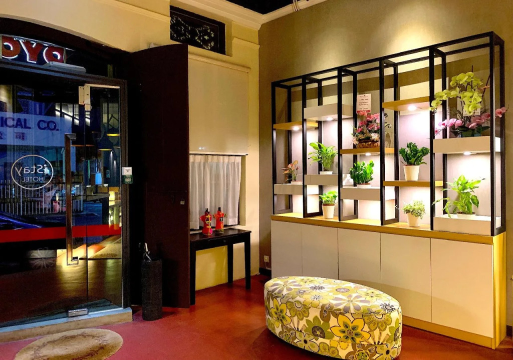 iStay Hotel