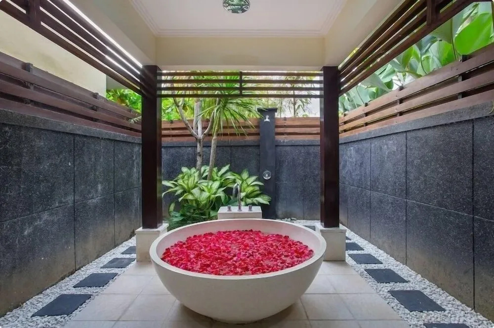 Samudra · 6BR Luxury Family Pool Villa Umalas Bali