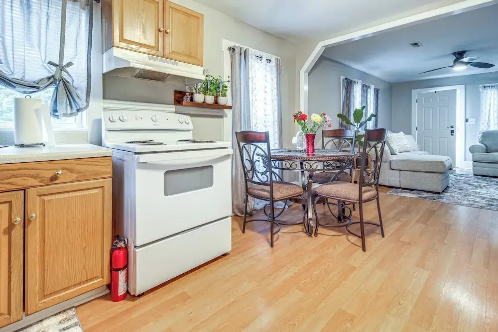 Private Patio: Cargo District, Dtwn Wilmington Apt