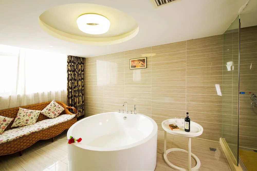 The Posh Hotel