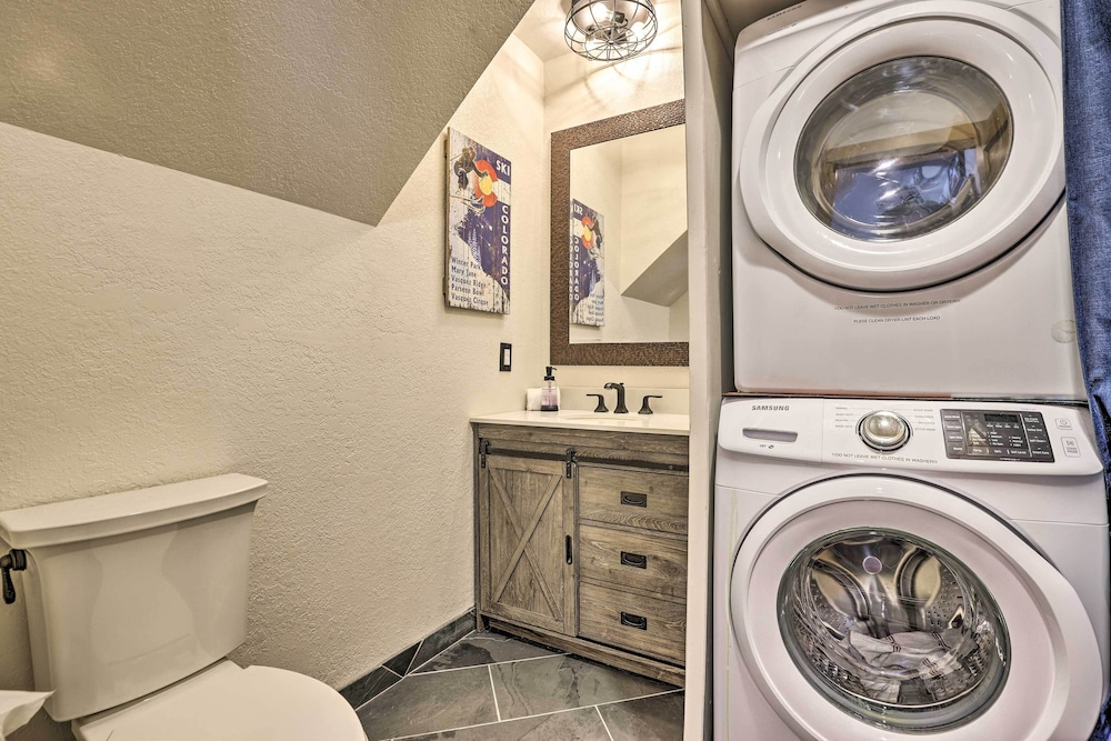 Ski, Soak & Explore! Granby Getaway w/ Mtn Views
