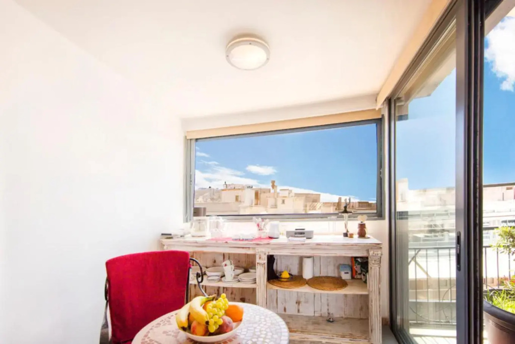 Topfloor stylish apartment with Acropolis view!