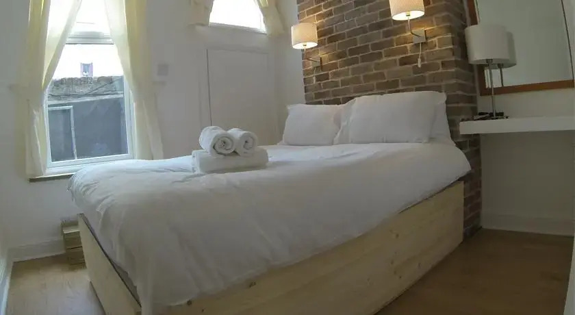 Deluxe Family Suite
