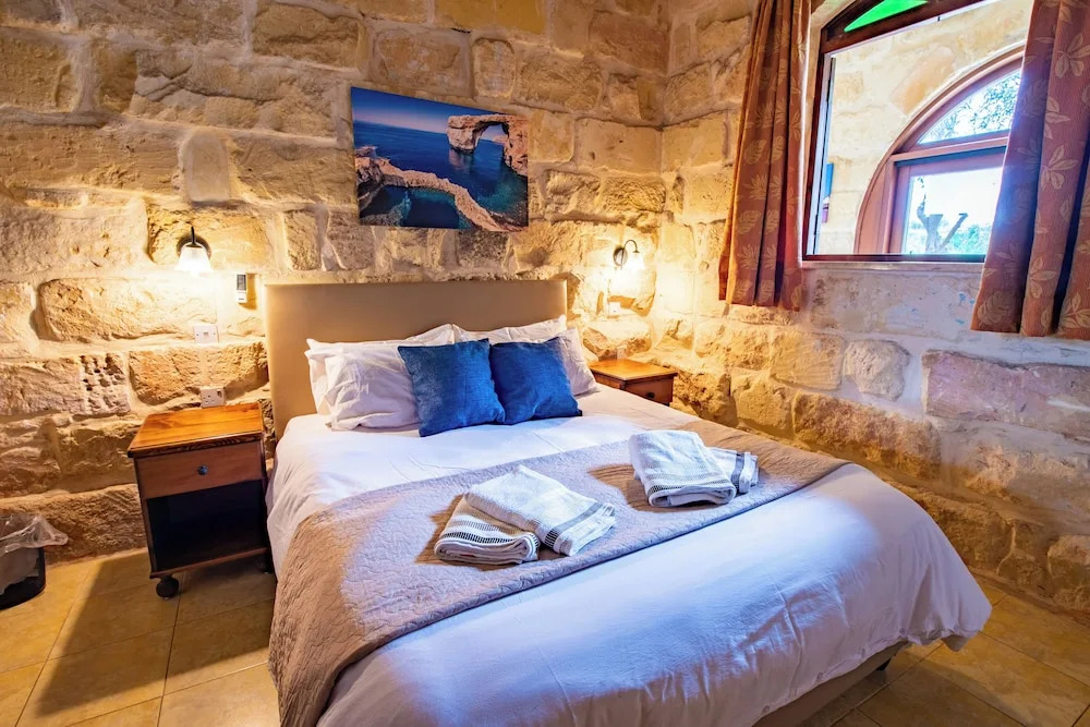 Villa Soldanis Sleeps 12 with Pool