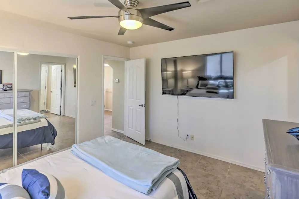 2 Mi to London Bridge: Lake Havasu Getaway