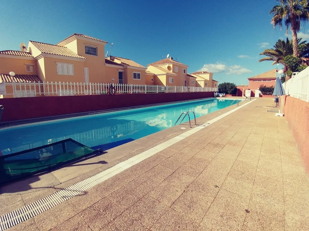 House With 3 Bedrooms in San Bartolomé de Tirajana, With Pool Access,