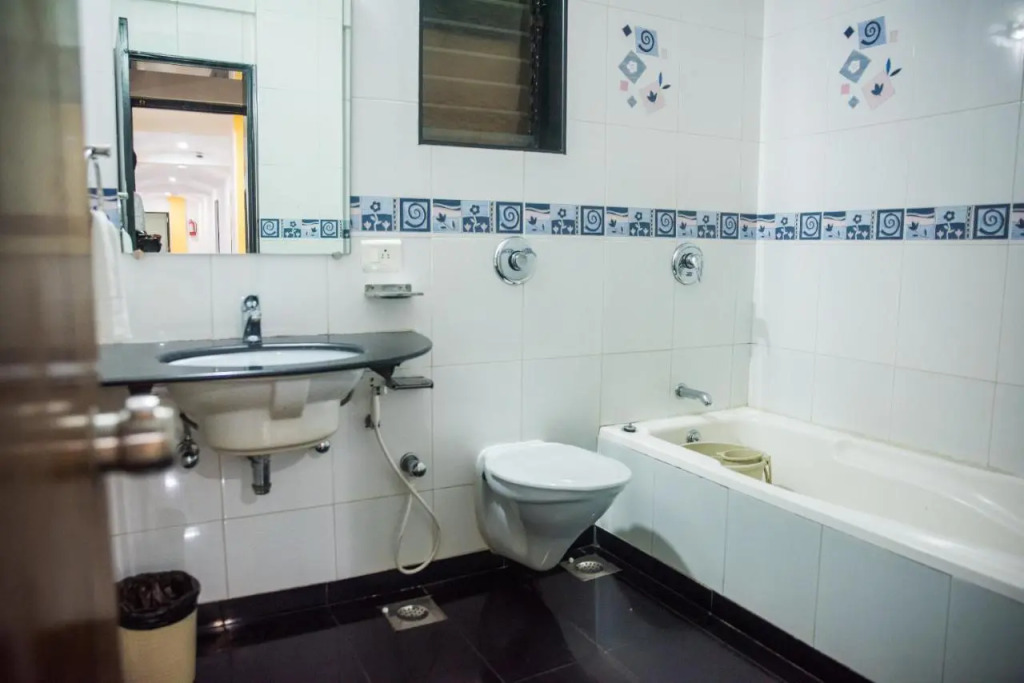 10765 Hotel Tanish