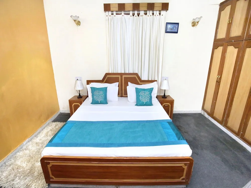 OYO 10858 Home Valley View 2BHK Shimla Bypass