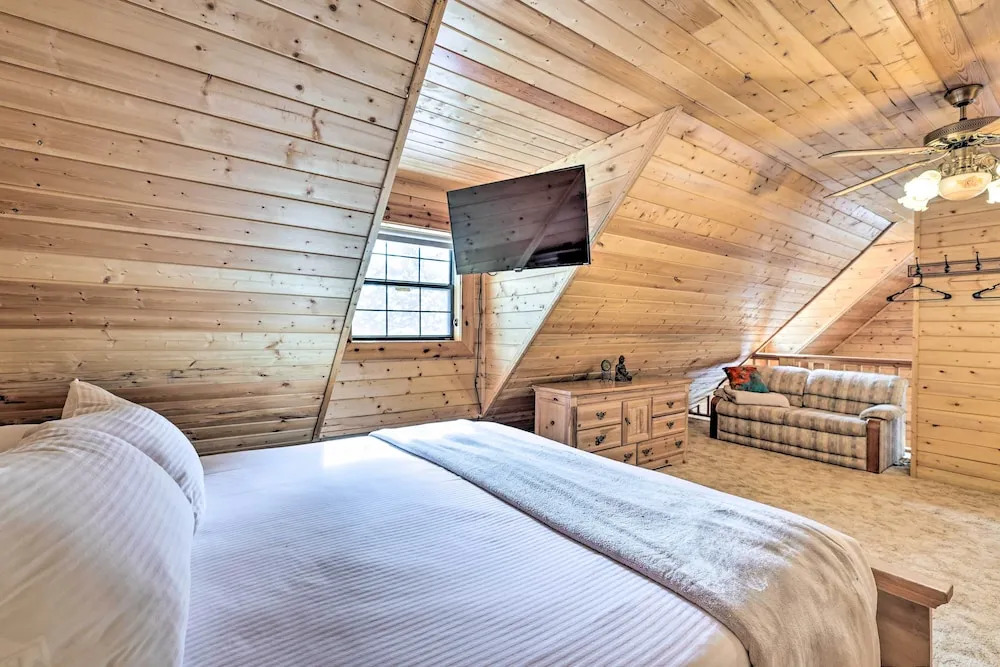 Rustic Duck Creek Village Cabin w/ Fire Pit