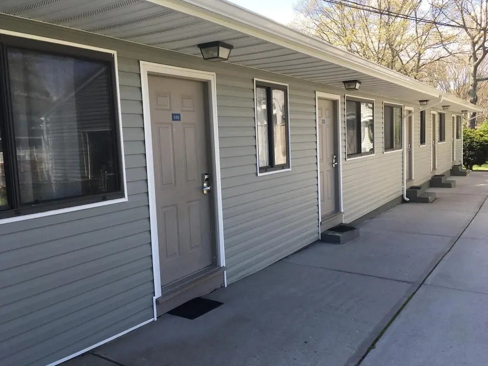 Shirley Motel
