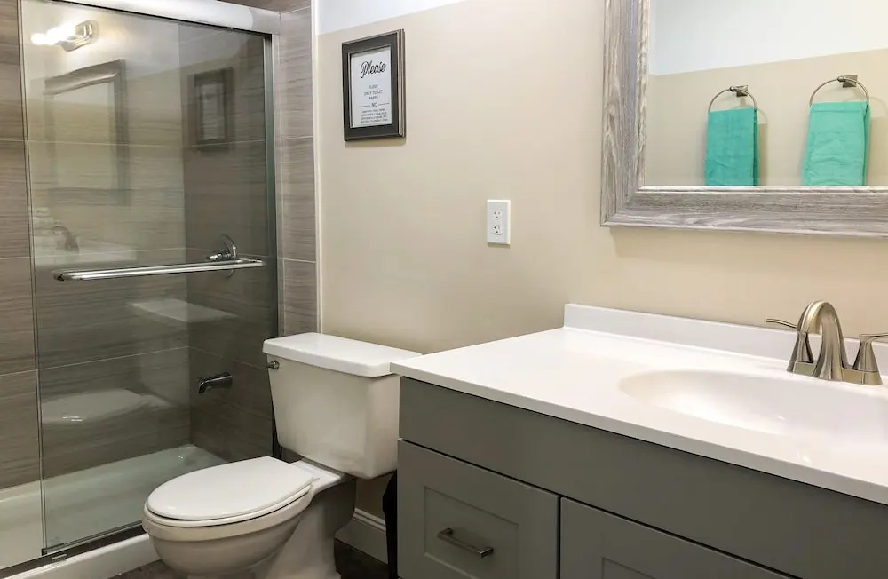 Lazy Cuckoo Inn - Sleek and Stylish Studio Apartments