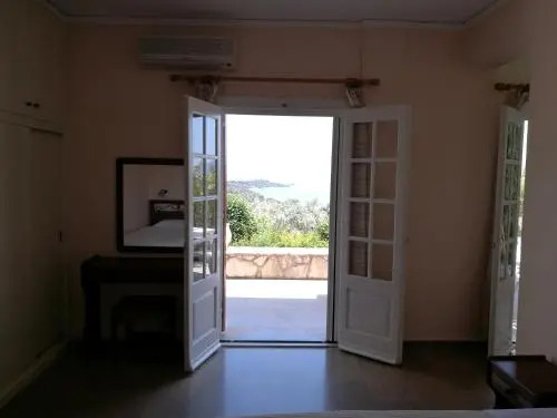 Mentis Apartments