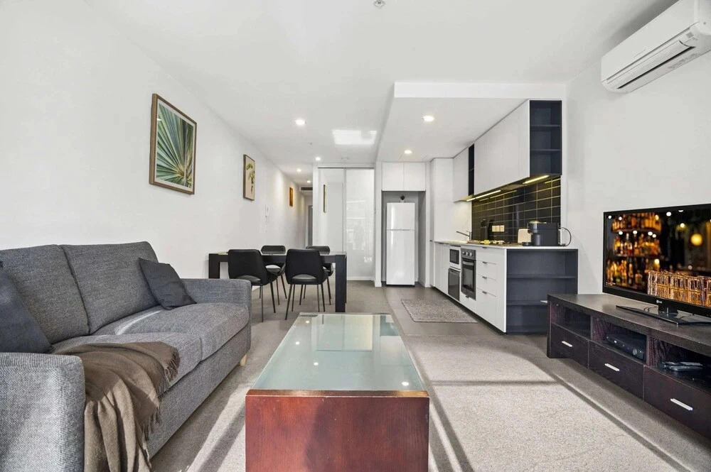 1BR Docklands Walk to Marvel Stadium + Balcony
