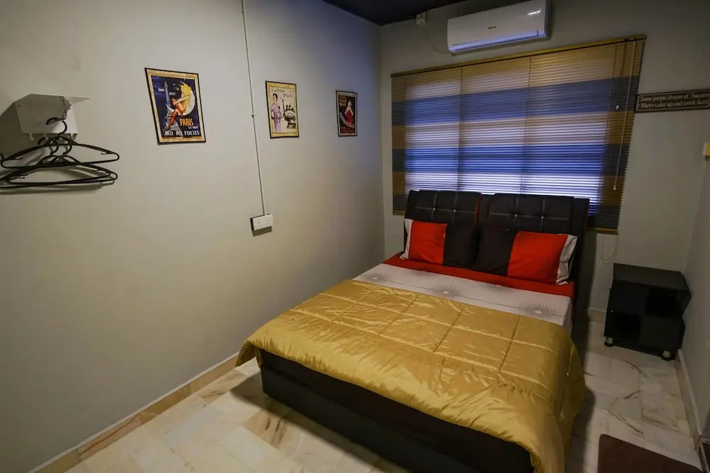 Rest & Relax 7 Room Ipoh Garden East