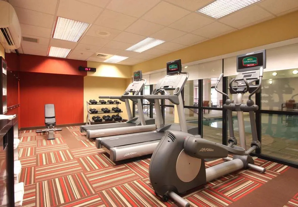 Courtyard by Marriott Chicago Bloomingdale