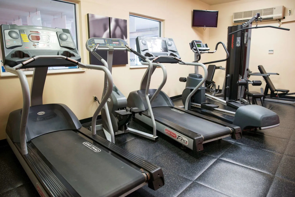 Country Inn & Suites by Radisson, Effingham, IL