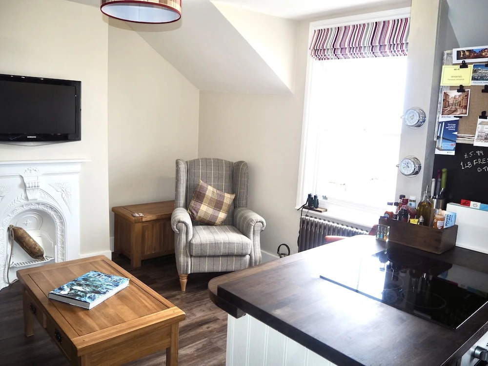 The Seaview Snug